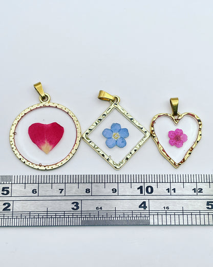 Bespoke customisable dangle earrings with real flowers